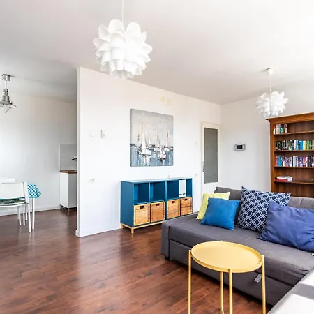 Апартаменты Comfortable With Great And Sea View Сплит