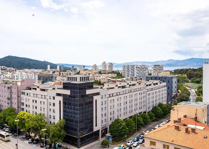 Comfortable With Great And Sea View Апартаменты Сплит