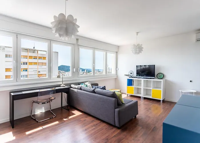 Апартаменты Comfortable With Great And Sea View *
