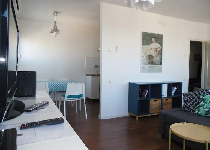 Апартаменты Comfortable With Great And Sea View