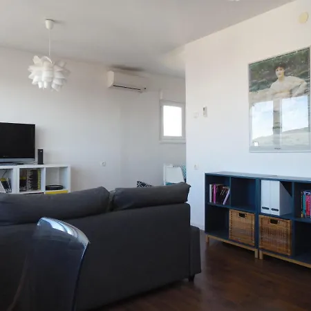 Apartment Comfortable With Great And Sea View Split