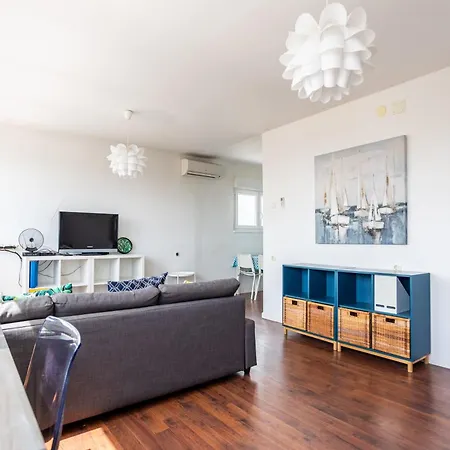 Appartement Comfortable With Great And Sea View