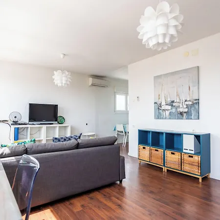 Comfortable With Great And Sea View Split