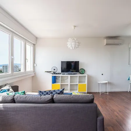 Lejlighed Comfortable With Great And Sea View Split